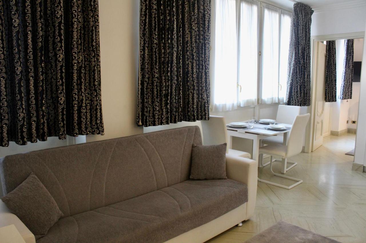 Trevi Fountain & Spanish Steps Apartamento *